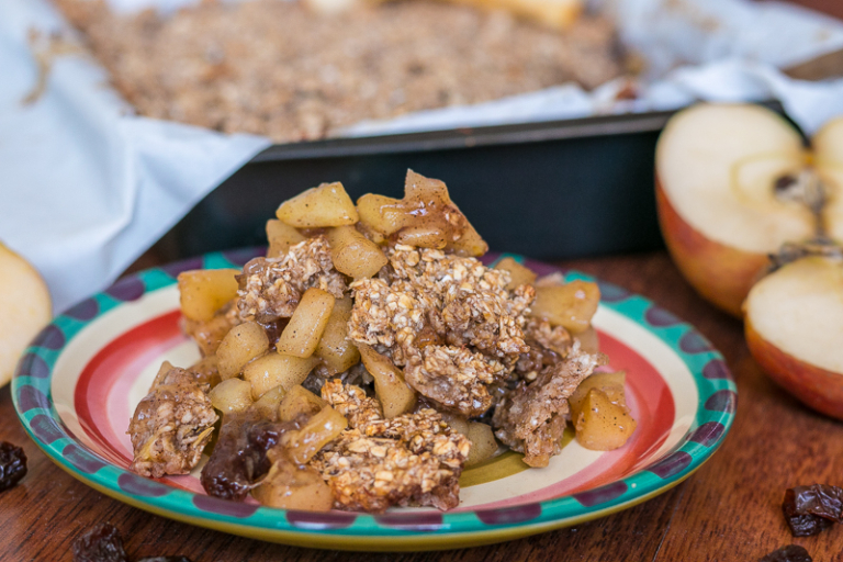 Einfacher veganer Apfel Crumble - lecker &amp; gesund