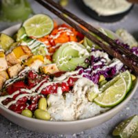 Veganes Poke Bowl Rezept mit Thunvisch & Wasabi Mayo