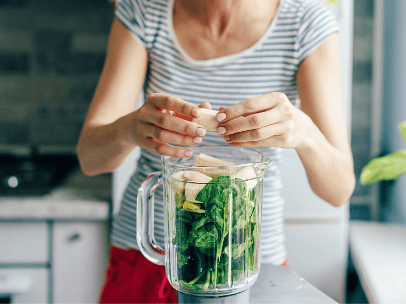 Mixen oder entsaften – Was ist besser: Smoothies oder Säfte?